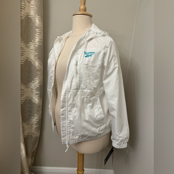 Reebok Jackets & Blazers - XL Reebok Jacket 🩵🤍
